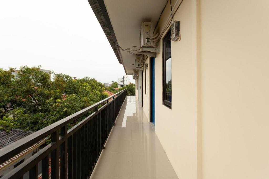 Richmond Guest House Cirebon Redpartner Exterior photo