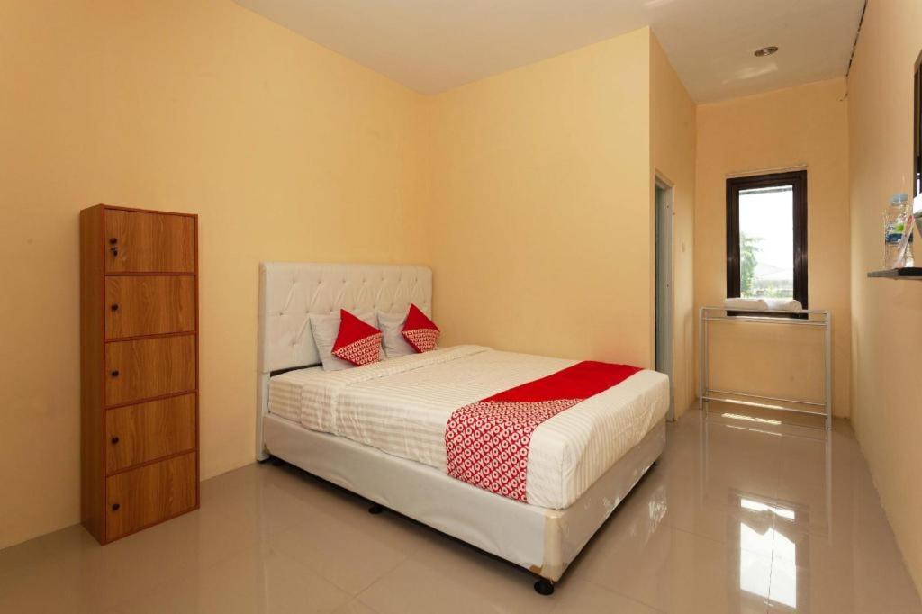 Richmond Guest House Cirebon Redpartner Exterior photo